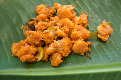 White Prawns Ularthiyathu (fresh white medium prawns Ularthiyathu) - 1 Kg 